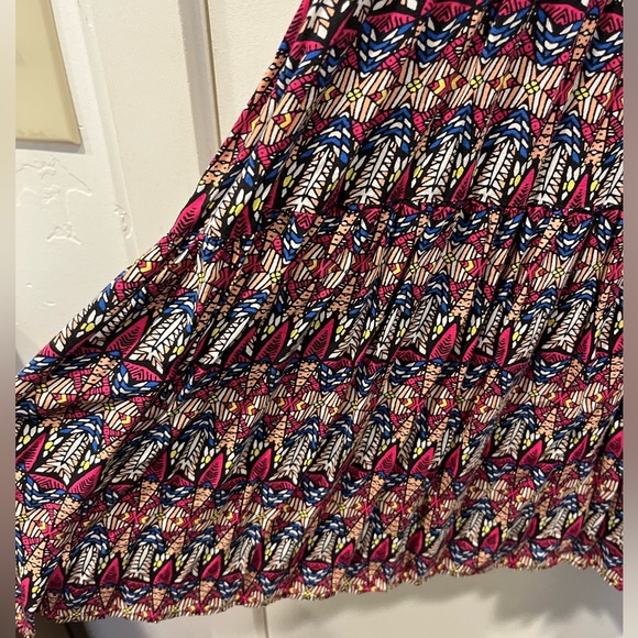 Midsize Geometric Patterned Dress - Picture 4 of 9